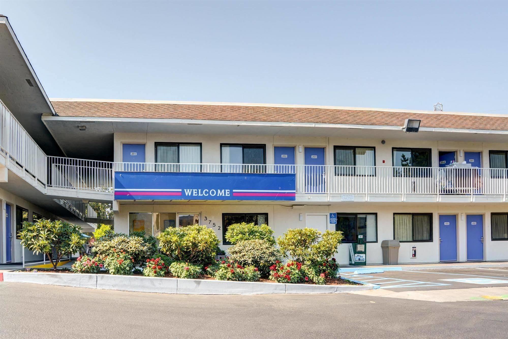 Motel 6-Springfield, Or - Eugene North Екстер'єр фото