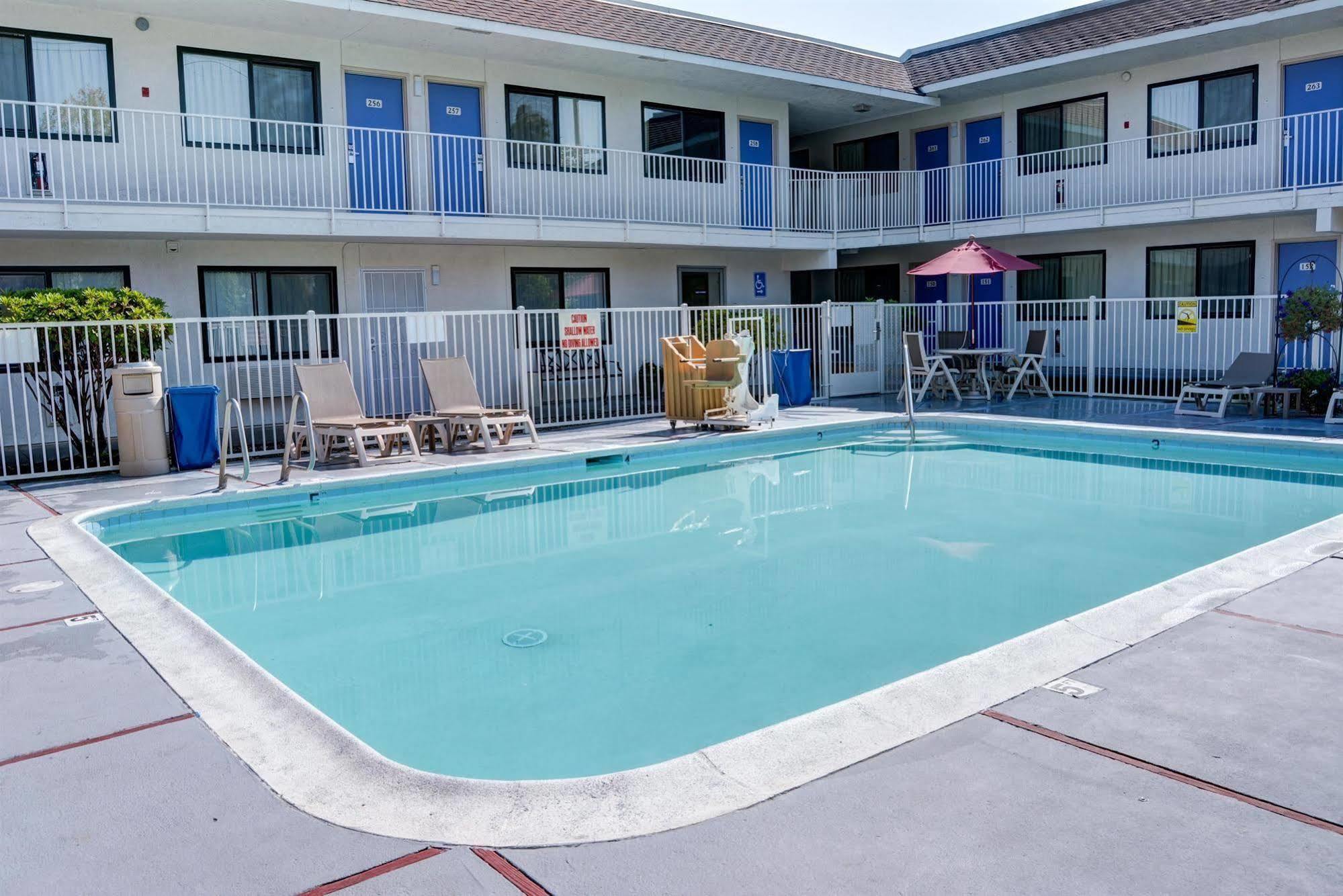 Motel 6-Springfield, Or - Eugene North Екстер'єр фото