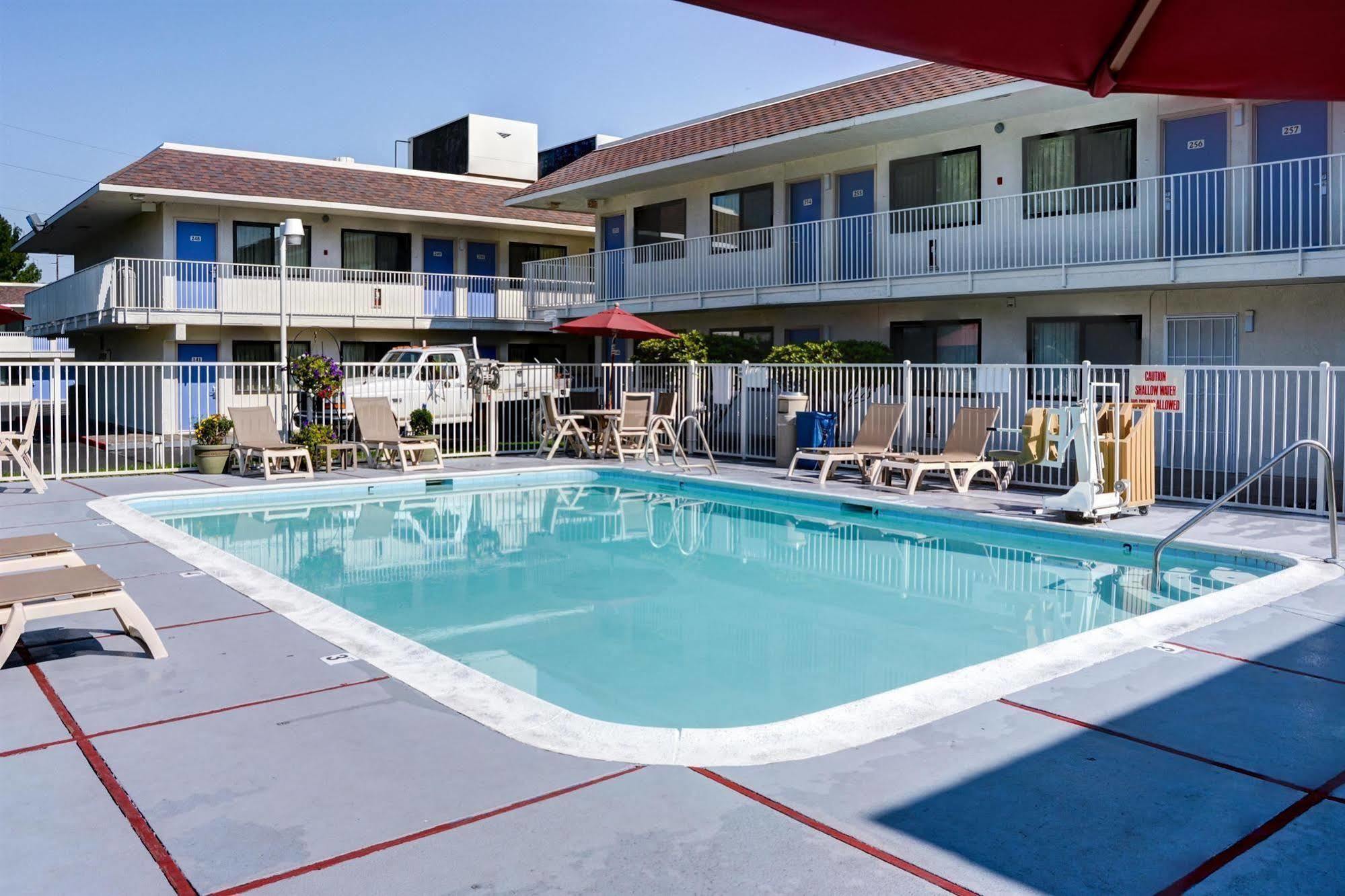 Motel 6-Springfield, Or - Eugene North Екстер'єр фото