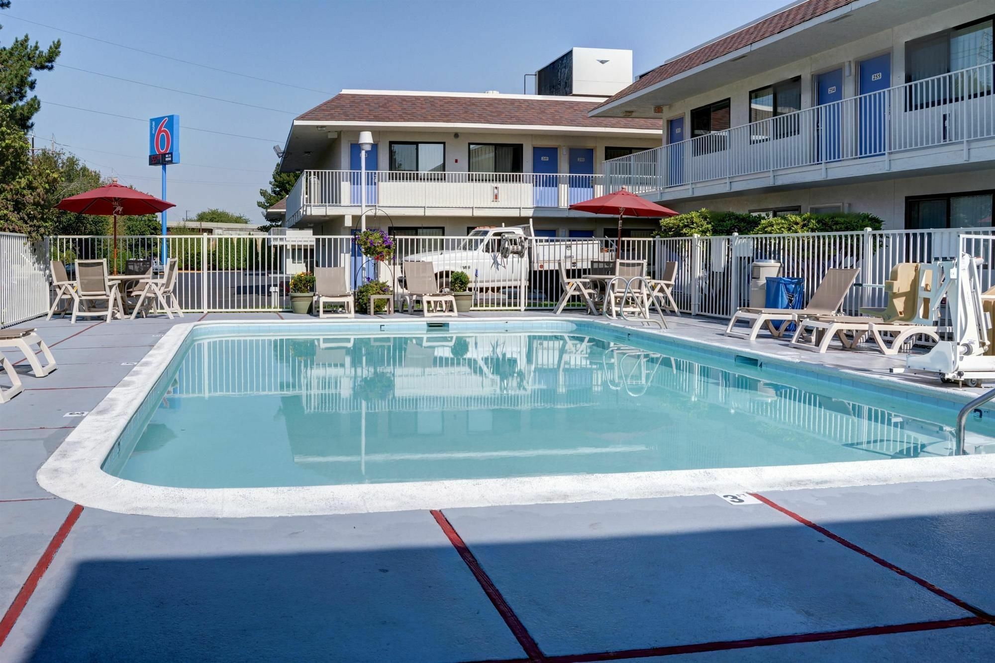 Motel 6-Springfield, Or - Eugene North Екстер'єр фото